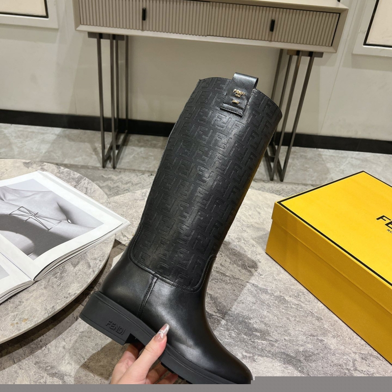 G*u*i boots